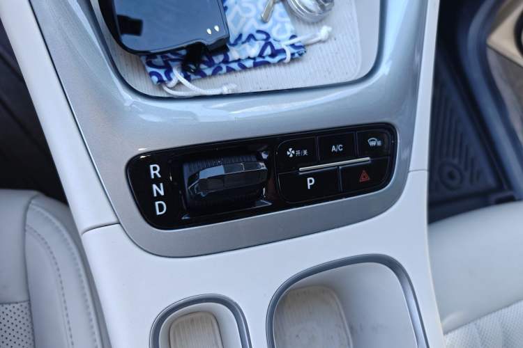 Used Geely Galaxy Geome 2025 UP 410km Exploration Edition Gear Lever