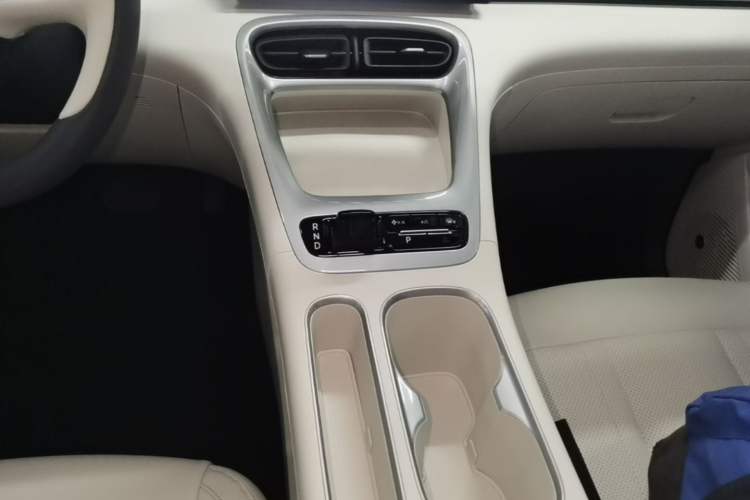 Used Geely Galaxy Geome 2025 310km Youth Edition Gear Lever