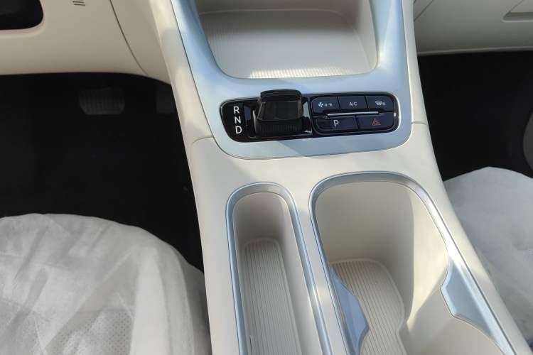 Used Geely Galaxy Geome 2025 410 km Free Version Gear Lever