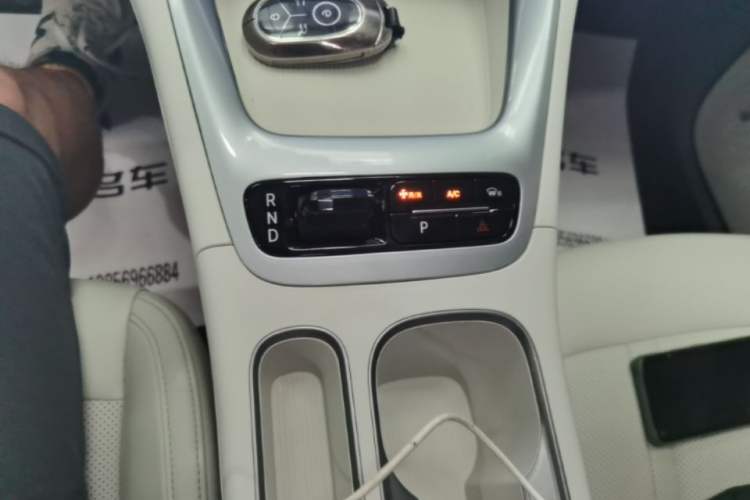 Used Geely Galaxy Geome 2025 UP 410km Exploration Edition Gear Lever