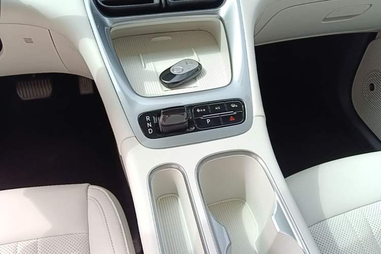 Used Geely Galaxy Geome 2025 UP 410km Exploration+ Edition Gear Lever