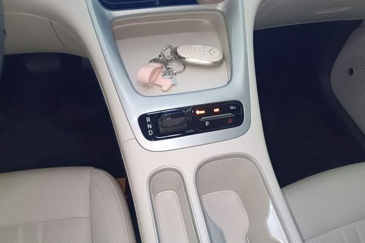 Used Geely Galaxy Geome 2025 UP 410km Exploration Edition Gear Lever