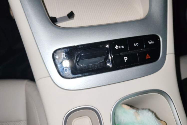 Used Geely Galaxy Geome 2025 UP 410km Exploration Edition Gear Lever