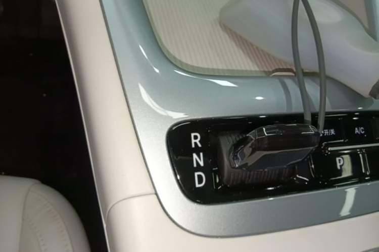 Used Geely Galaxy Geome 2025 UP 410km Exploration Edition Gear Lever