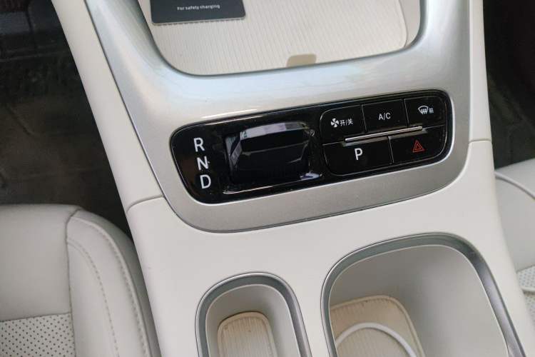 Used Geely Galaxy Geome 2025 310km Youth Edition Gear Lever
