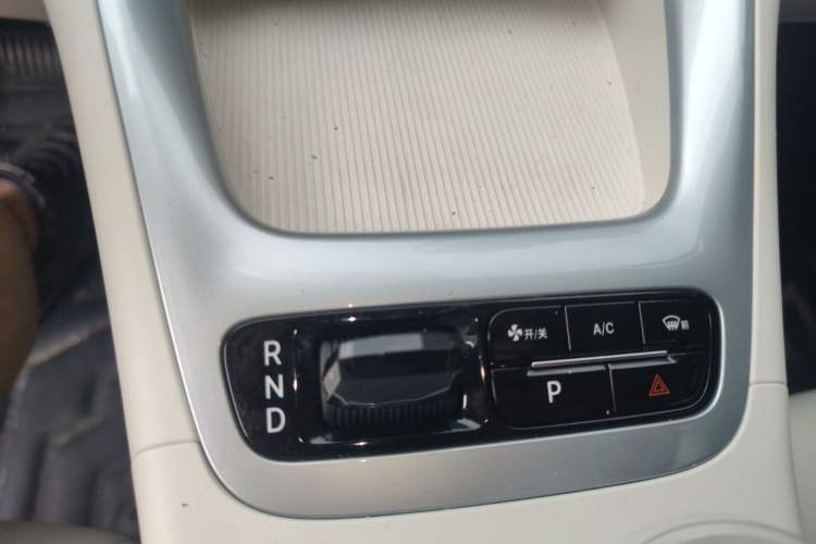 Used Geely Galaxy Geome 2025 UP 410km Exploration Edition Gear Lever