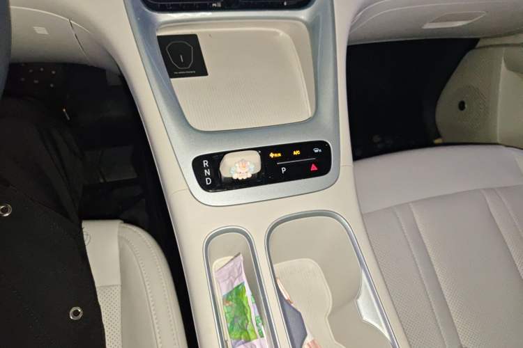 Used Geely Galaxy Geome 2025 UP 410km Exploration Edition Gear Lever