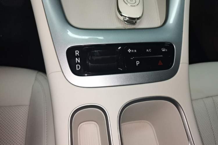 Used Geely Galaxy Geome 2025 310km Youth Edition Gear Lever