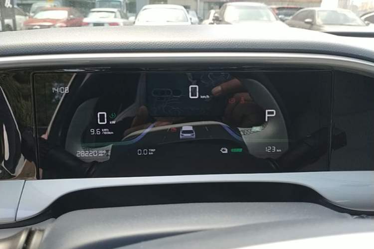 Used Geely Galaxy Geome 2025 310km Youth Edition Instrument Cluster