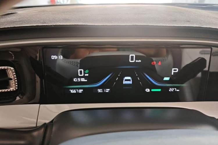 Used Geely Galaxy Geome 2025 UP 410km Exploration Edition Instrument Cluster