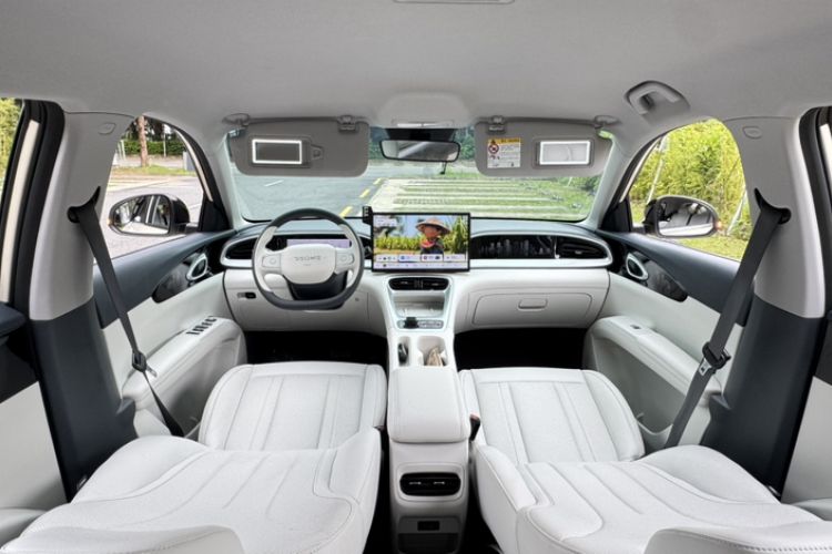Used Geely Galaxy Geome 2025 UP 410km Exploration+ Edition Interior 1