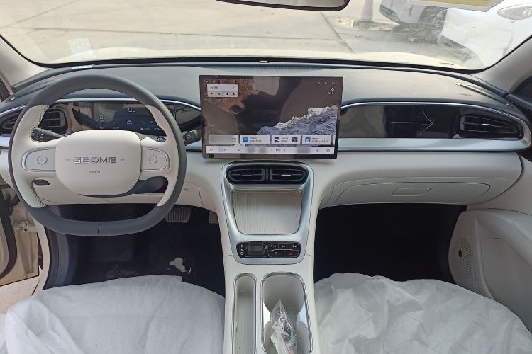 Used Geely Galaxy Geome 2025 310km Dream Edition Interior 2