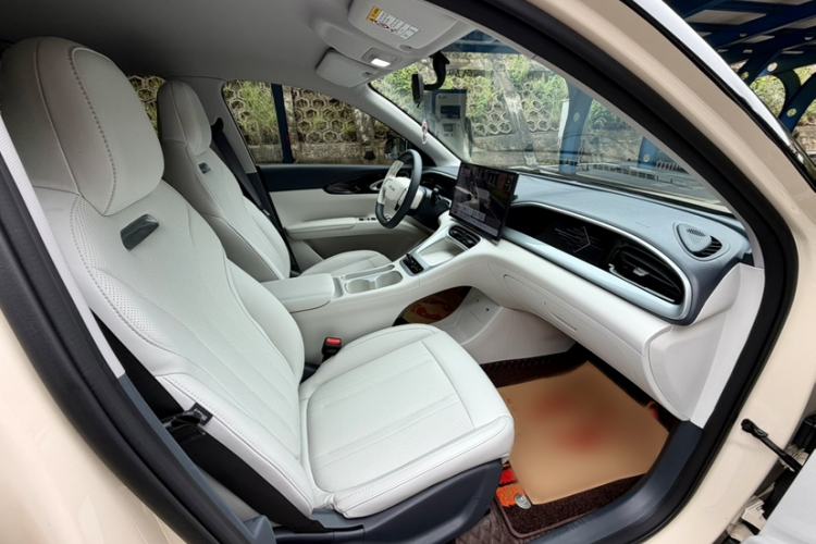 Used Geely Galaxy Geome 2025 UP 410km Exploration Edition Interior 4