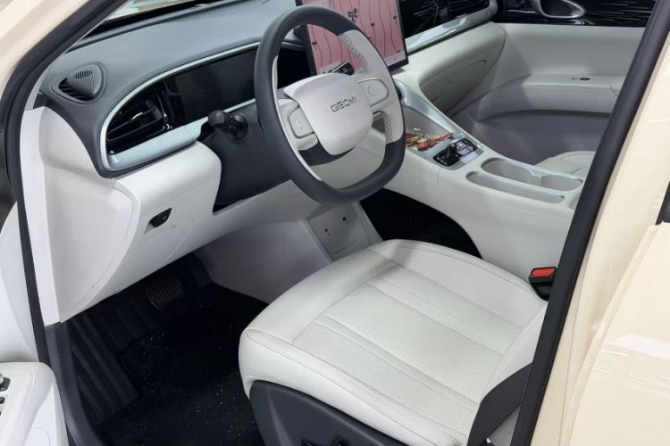 Used Geely Galaxy Geome 2025 UP 410km Exploration Edition Interior 4
