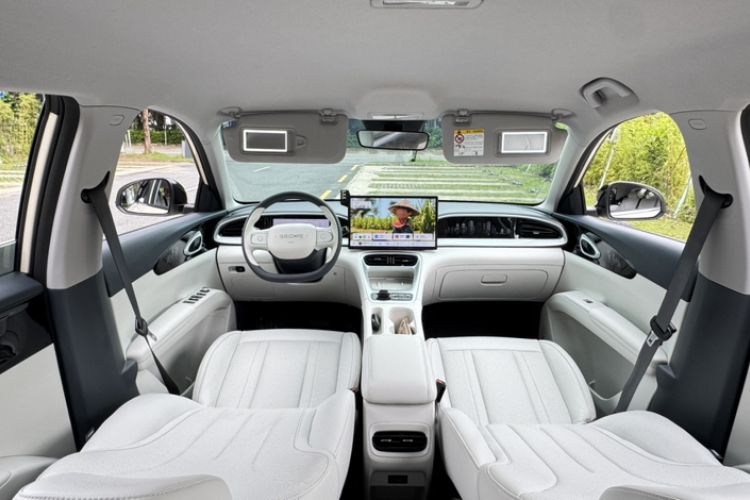 Used Geely Galaxy Geome 2025 UP 410km Exploration+ Edition Interior 4