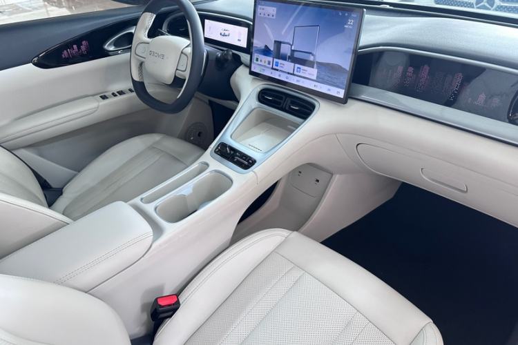 Used Geely Galaxy Geome 2025 UP 410km Exploration+ Edition Interior 8