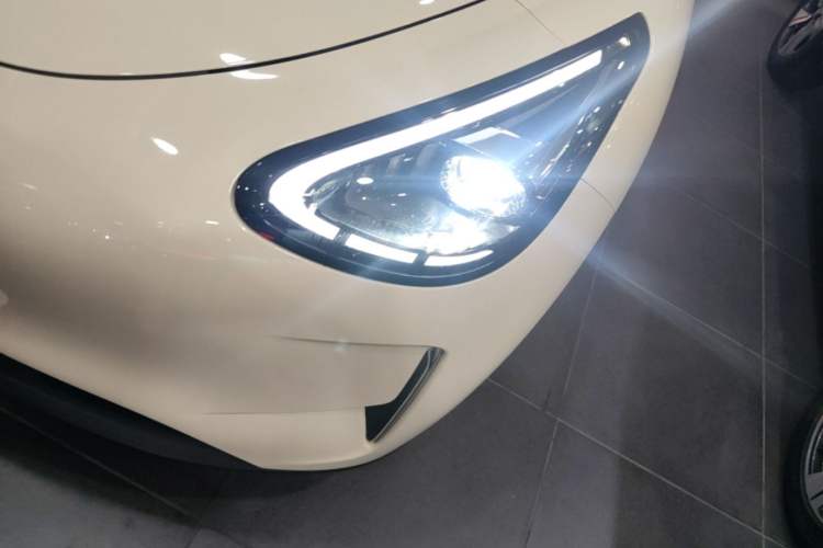 Used Geely Galaxy Geome 2025 UP 410km Exploration Edition Left Front Headlight