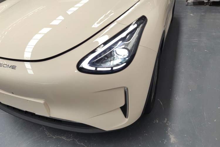 Used Geely Galaxy Geome 2025 UP 410km Exploration Edition Left Front Headlight