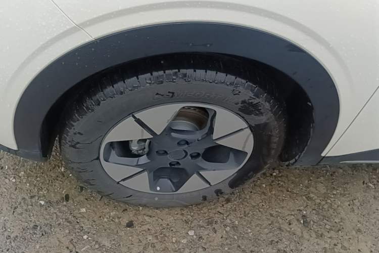 Used Geely Galaxy Geome 2025 UP 410km Exploration Edition Left Front Wheel Hub