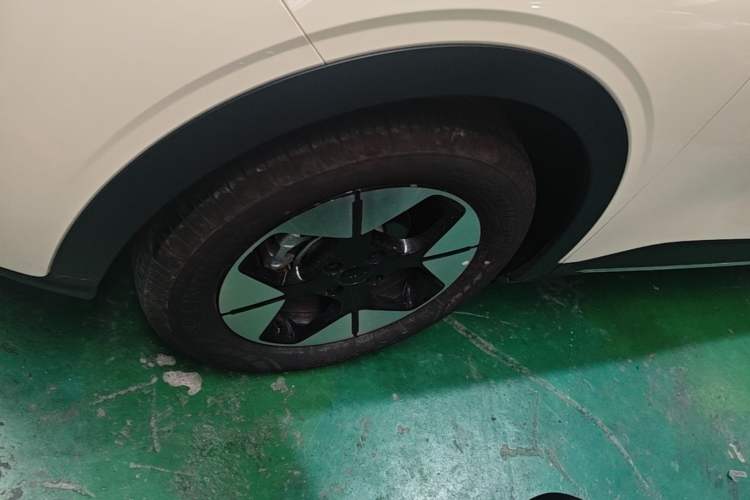 Used Geely Galaxy Geome 2025 310km Dream Edition Left Front Wheel Hub