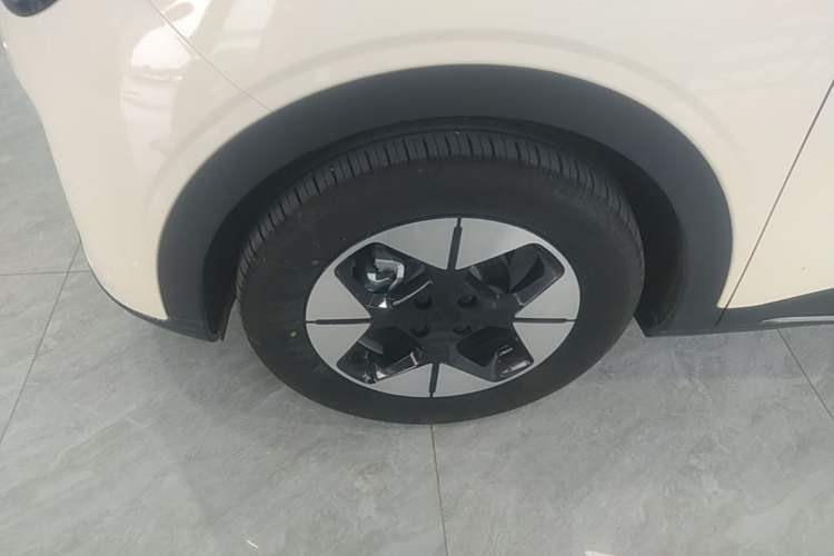 Used Geely Galaxy Geome 2025 310km Dream Edition Left Front Wheel Hub