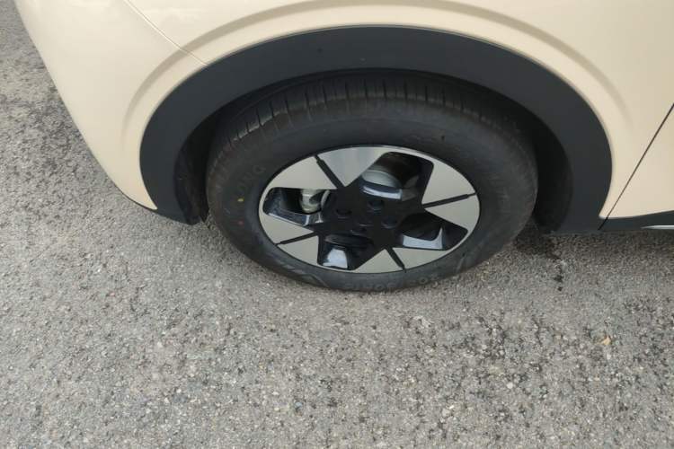 Used Geely Galaxy Geome 2025 310km Dream Edition Left Front Wheel Hub