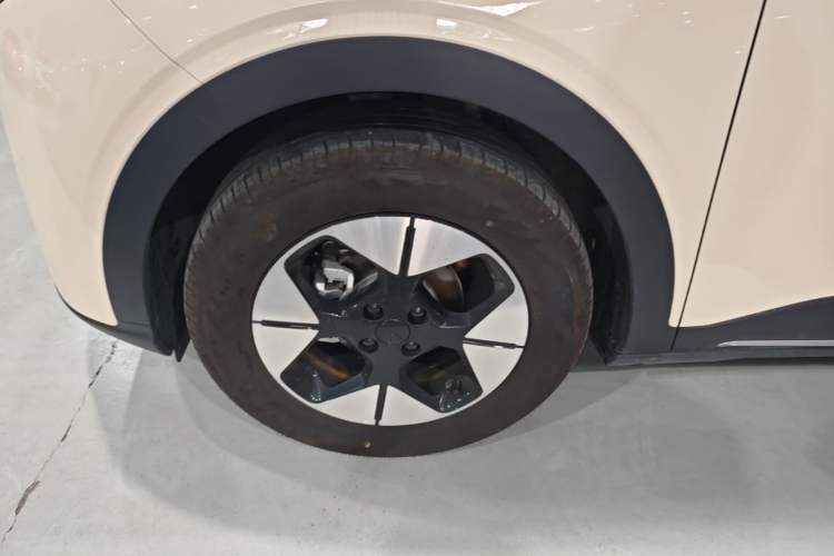 Used Geely Galaxy Geome 2025 310km Dream Edition Left Front Wheel Hub