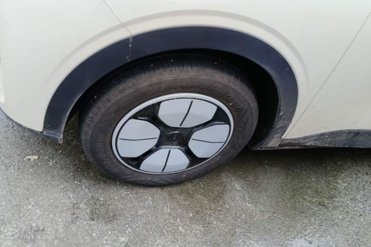 Used Geely Galaxy Geome 2025 310km Youth Edition Left Front Wheel Hub