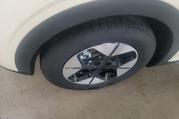 Used Geely Galaxy Geome 2025 310km Dream Edition Left Front Wheel Hub