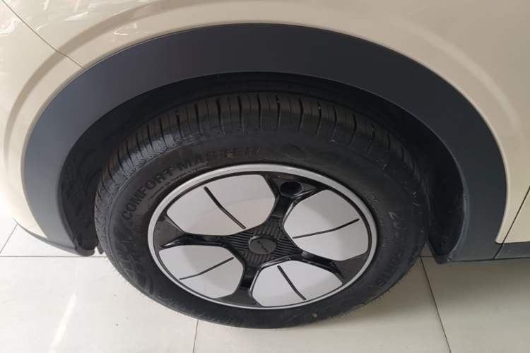 Used Geely Galaxy Geome 2025 310km Youth Edition Left Front Wheel Hub