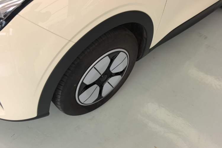 Used Geely Galaxy Geome 2025 310km Youth Edition Left Front Wheel Hub