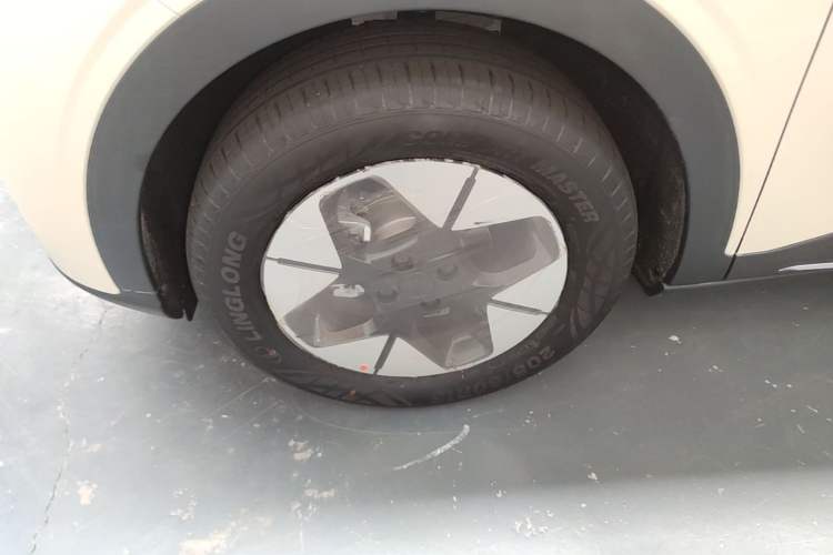 Used Geely Galaxy Geome 2025 UP 410km Exploration Edition Left Front Wheel Hub