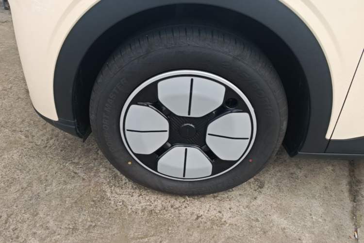 Used Geely Galaxy Geome 2025 310km Youth Edition Left Front Wheel Hub