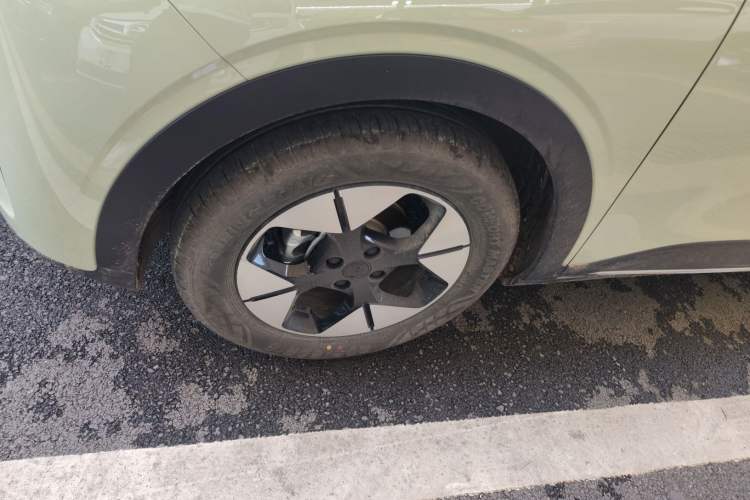 Used Geely Galaxy Geome 2025 UP 410km Exploration Edition Left Front Wheel Hub