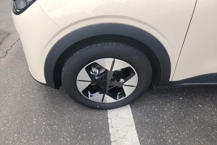 Used Geely Galaxy Geome 2025 310km Dream Edition Left Front Wheel Hub