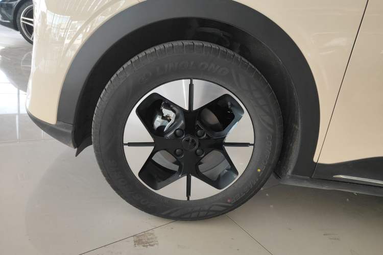 Used Geely Galaxy Geome 2025 UP 410km Exploration Edition Left Front Wheel Hub