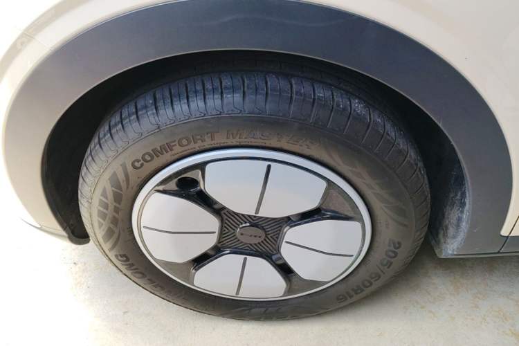Used Geely Galaxy Geome 2025 310km Youth Edition Left Front Wheel Hub