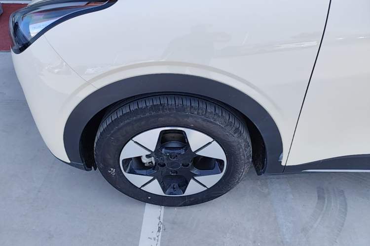 Used Geely Galaxy Geome 2025 310km Dream Edition Left Front Wheel Hub