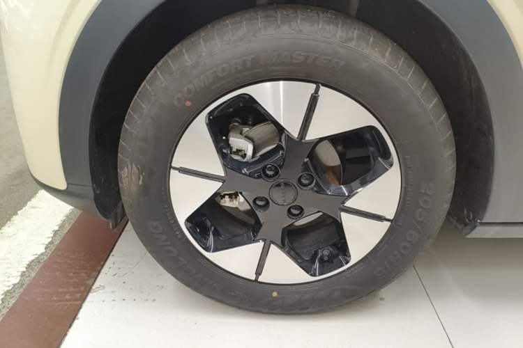 Used Geely Galaxy Geome 2025 310km Dream Edition Left Front Wheel Hub