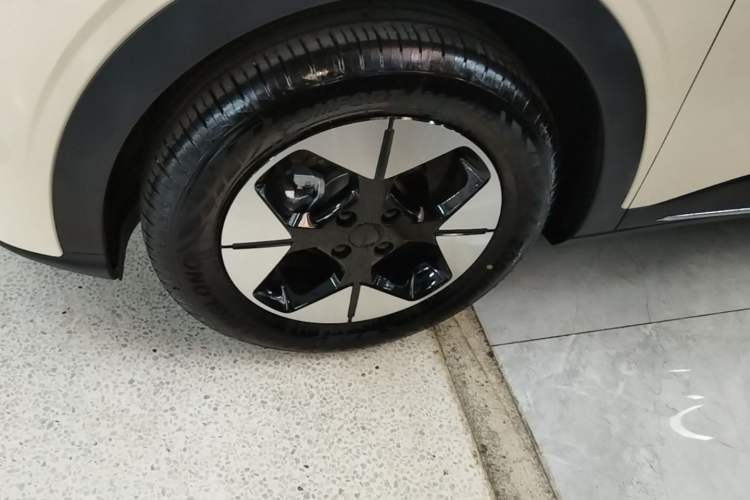 Used Geely Galaxy Geome 2025 310km Dream Edition Left Front Wheel Hub