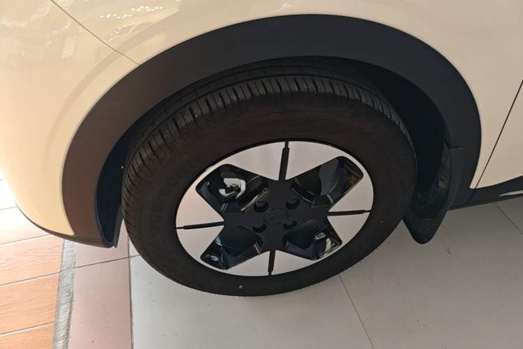 Used Geely Galaxy Geome 2025 UP 410km Exploration Edition Left Front Wheel Hub