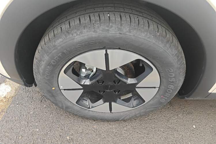 Used Geely Galaxy Geome 2025 310km Dream Edition Left Front Wheel Hub