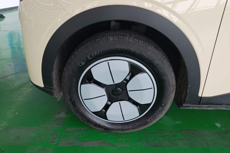 Used Geely Galaxy Geome 2025 310km Youth Edition Left Front Wheel Hub