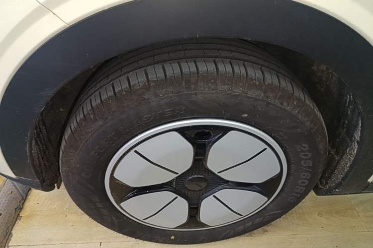 Used Geely Galaxy Geome 2025 310km Youth Edition Left Front Wheel Hub