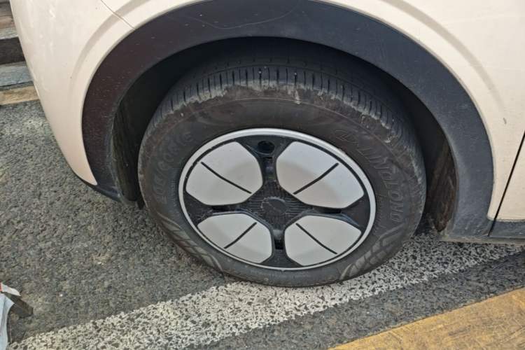 Used Geely Galaxy Geome 2025 310km Youth Edition Left Front Wheel Hub