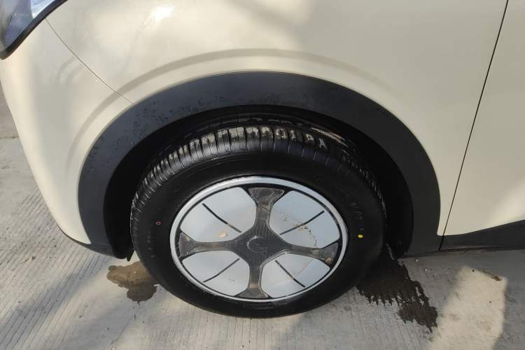 Used Geely Galaxy Geome 2025 410 km Free Version Left Front Wheel Hub