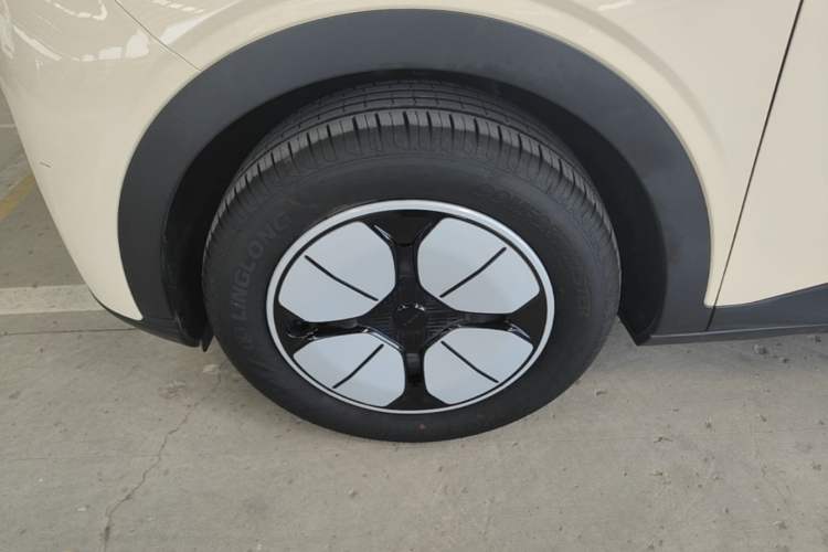 Used Geely Galaxy Geome 2025 310km Youth Edition Left Front Wheel Hub
