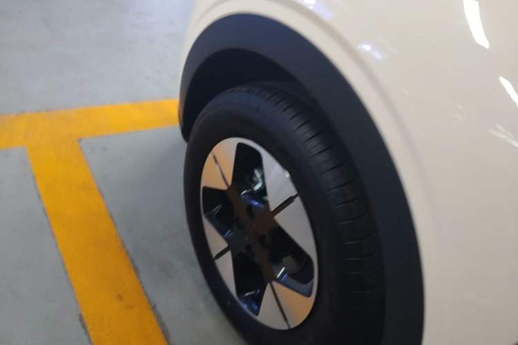 Used Geely Galaxy Geome 2025 310km Dream Edition Left Front Wheel Hub