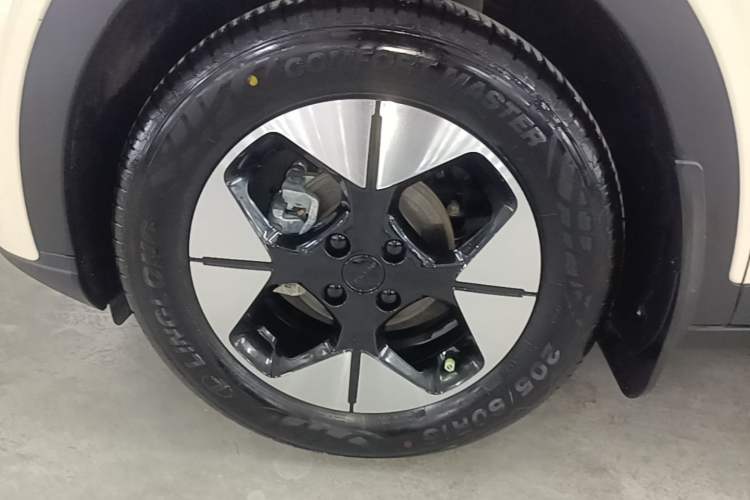 Used Geely Galaxy Geome 2025 310km Dream Edition Left Front Wheel Hub