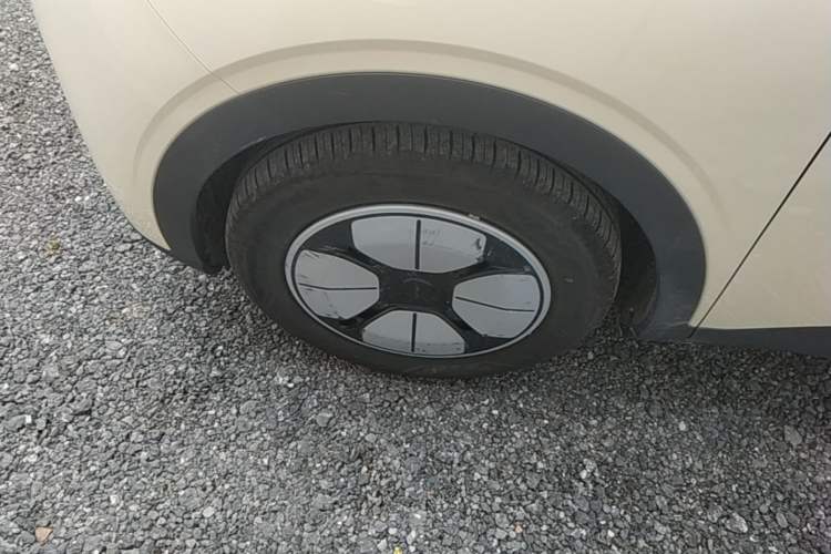 Used Geely Galaxy Geome 2025 310km Youth Edition Left Front Wheel Hub